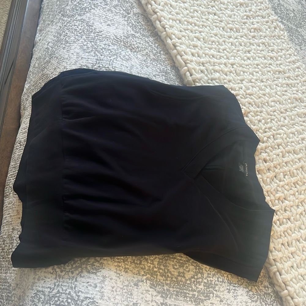 Athleta new black vneck sweater